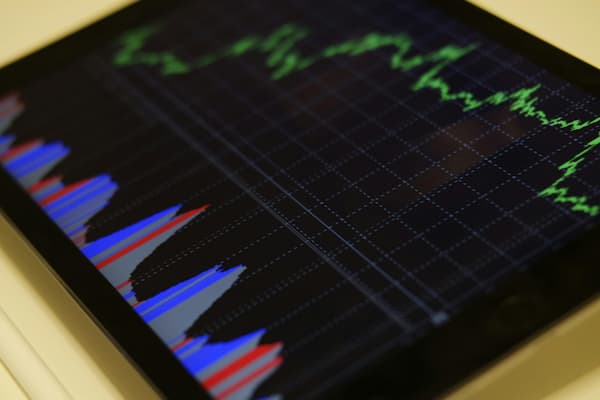  客户可以进行双向账户贵金属买卖的日期